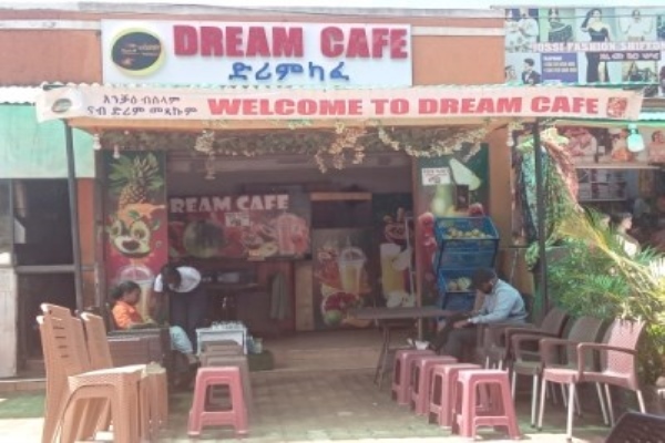 Dream Café. Kansanga.