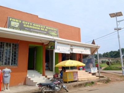 Fort City Guest House Garden Mk-Fortportal