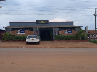 QUEEN'S LOUNGE -KIYANJA