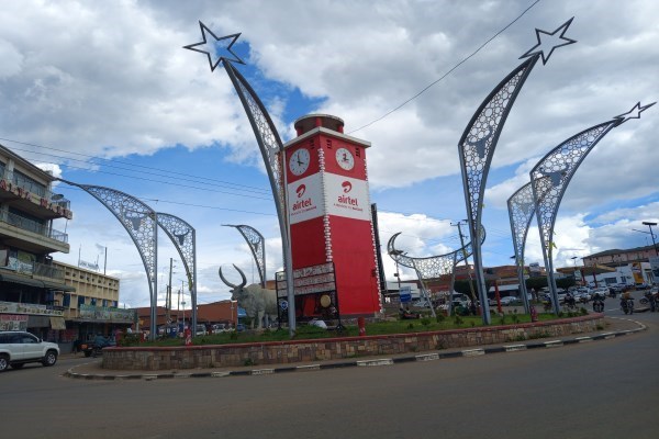 AMAHEMBE G'ENTE ROUNDABOUT -MBARARA 