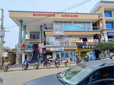 SHOPPERS ARCADE - HIGH STREET